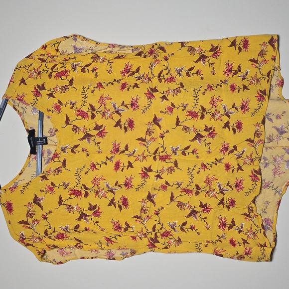 Forever 21 Tops - Forever 21+ Floral Yellow Top